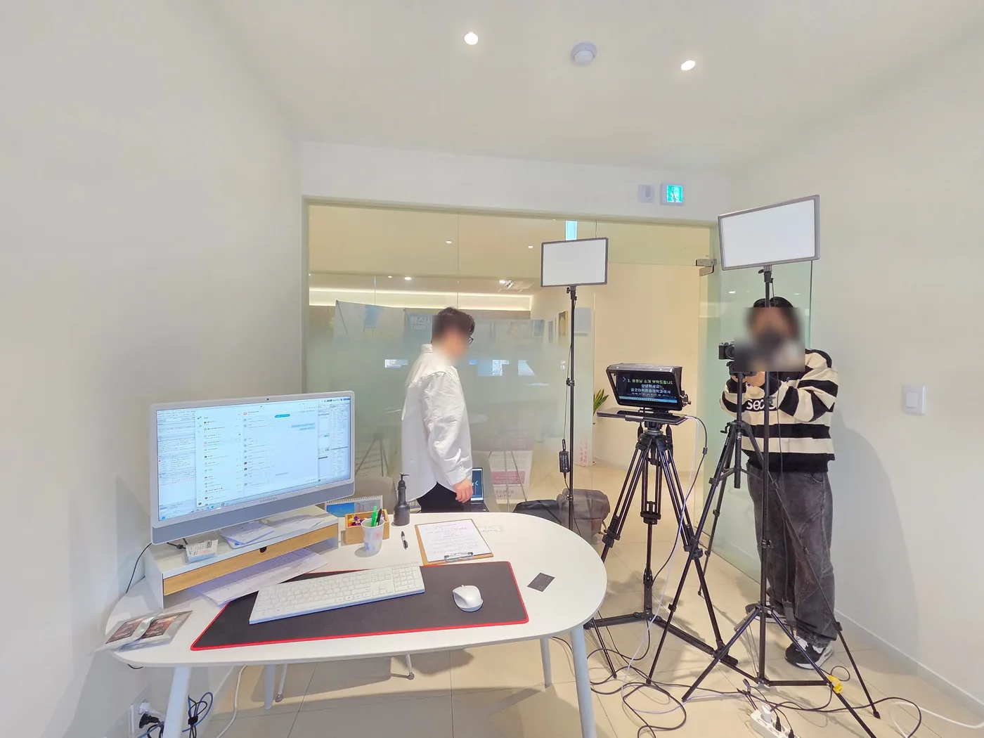 스튜디오 촬영·편집 작업